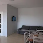 Everest Apartment